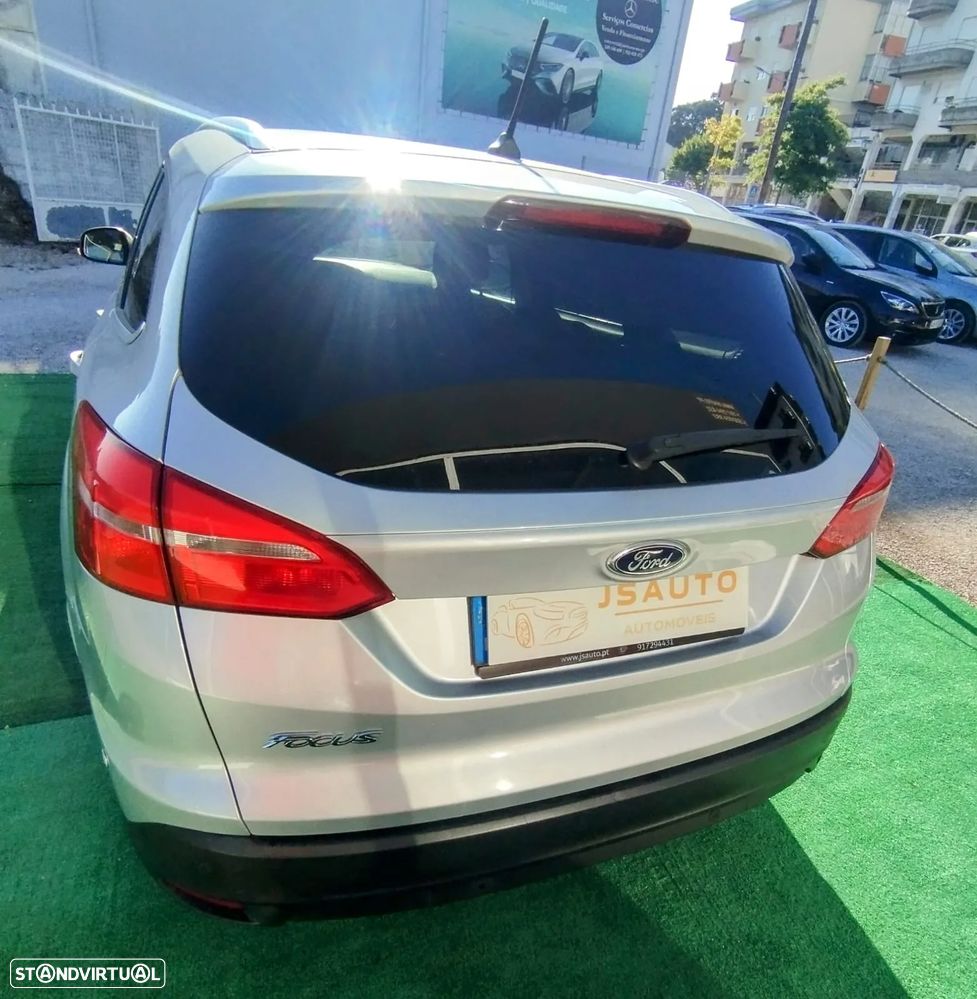 Ford Focus SW 1.5 TDCi EcoBlue Active - 6