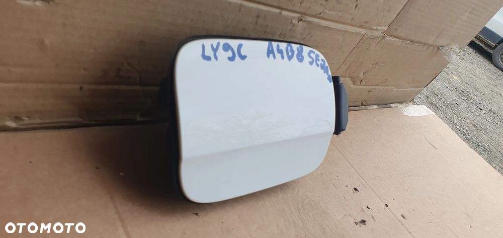 Klapka wlewu paliwa Audi A4 B8 LY9C 8K0809999D - 4