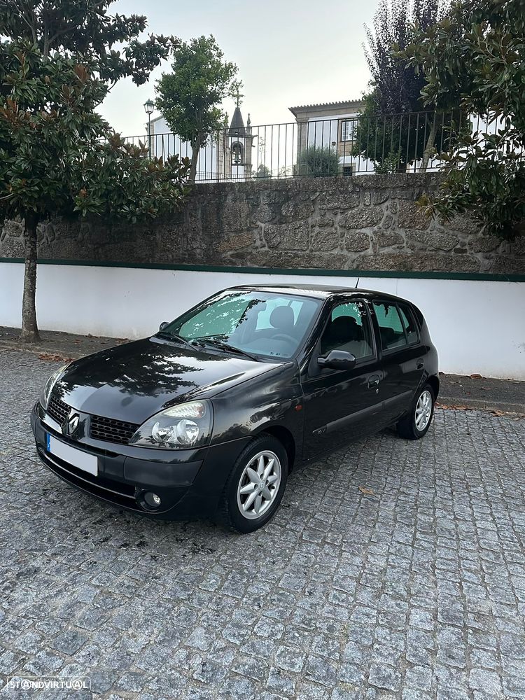 Renault Clio 1.2 16V Confort - 1