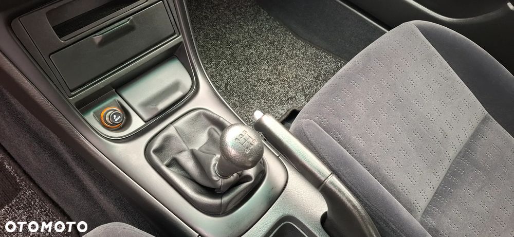 Honda Accord 1.8i S - 23