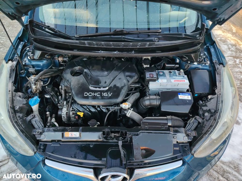 Hyundai Elantra - 2