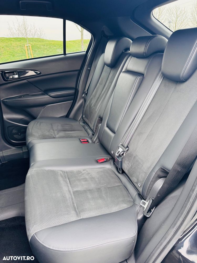 Mitsubishi Eclipse-Cross - 16