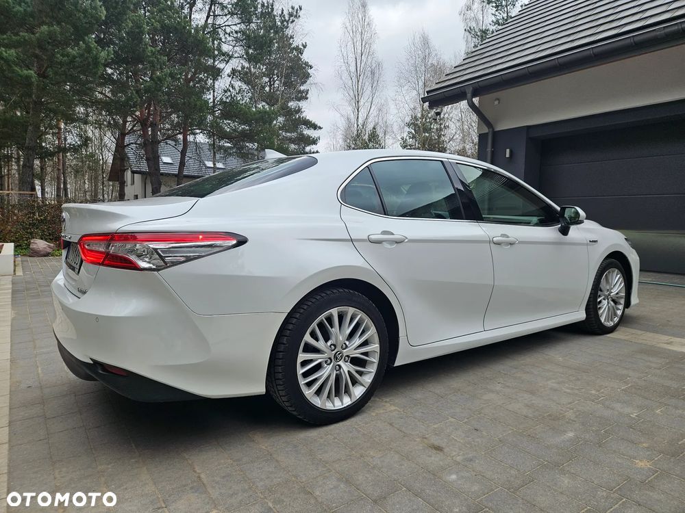 Toyota Camry 2.5 Hybrid Executive CVT - 14
