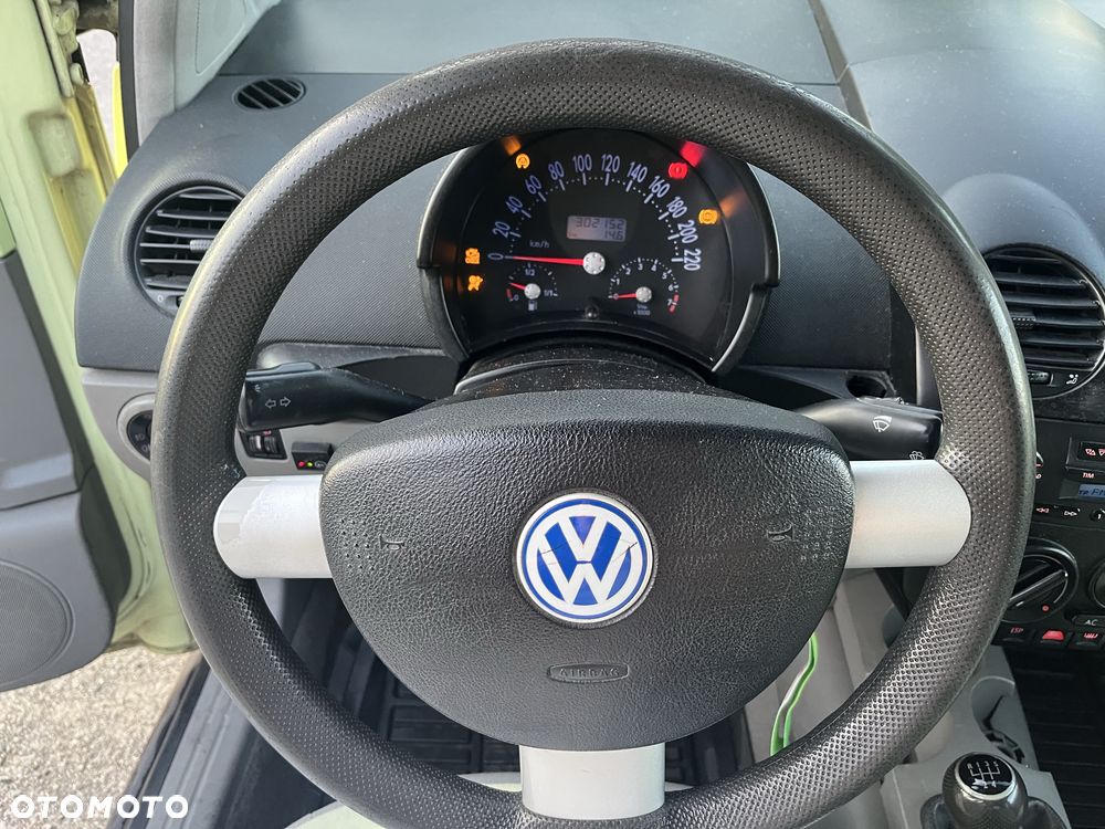Volkswagen New Beetle - 5