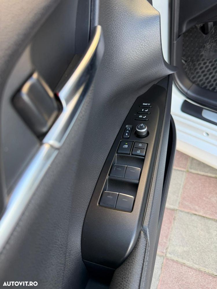 Toyota Camry 2.5 Exclusive - 9