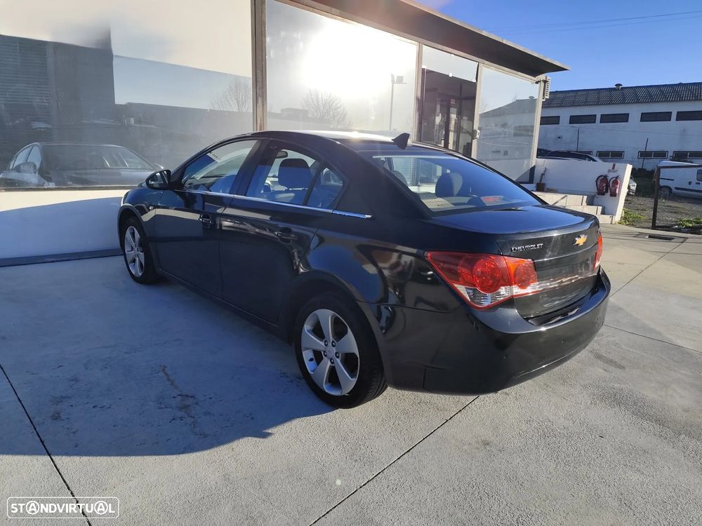 Chevrolet Cruze 1.6 LS - 6