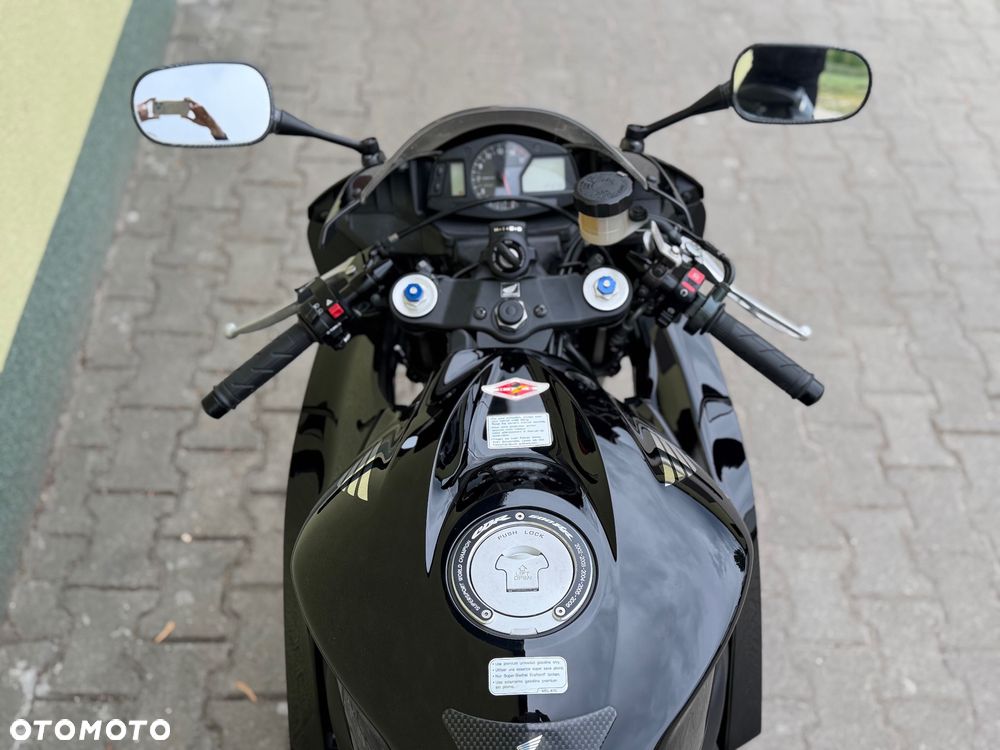 Honda CBR - 17