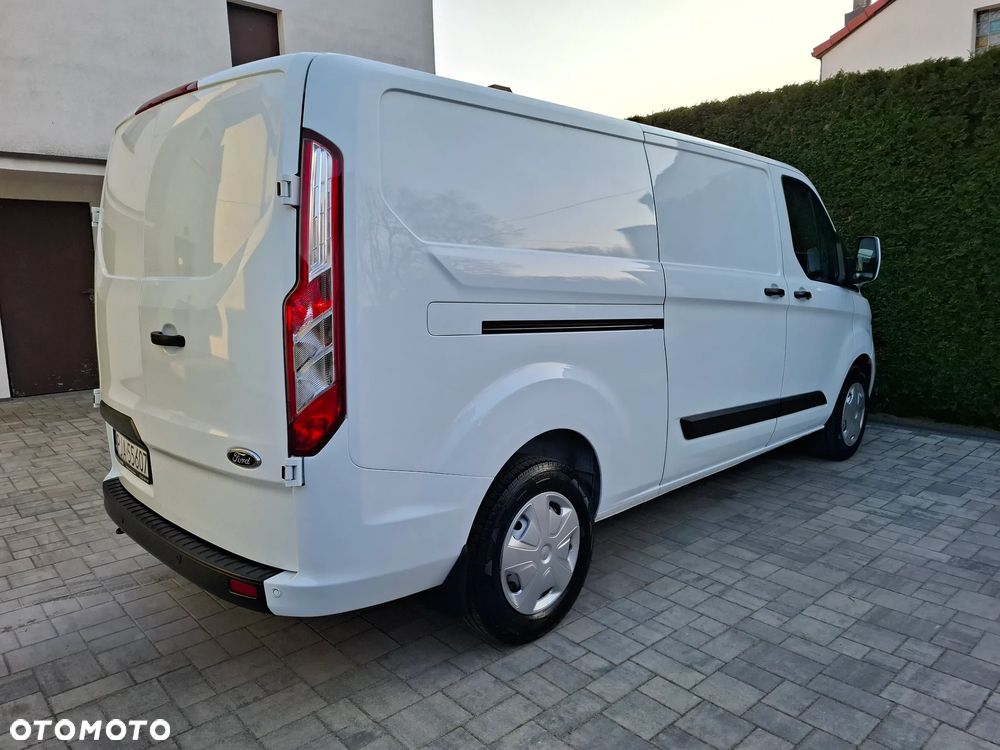Ford TRANSIT CUSTOM - 12