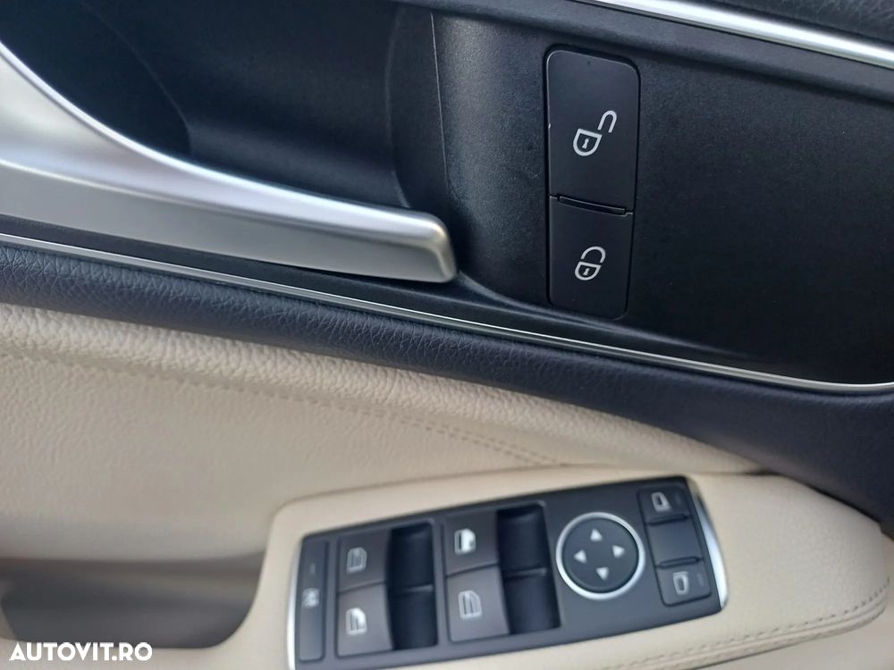 Mercedes-Benz CLA - 12