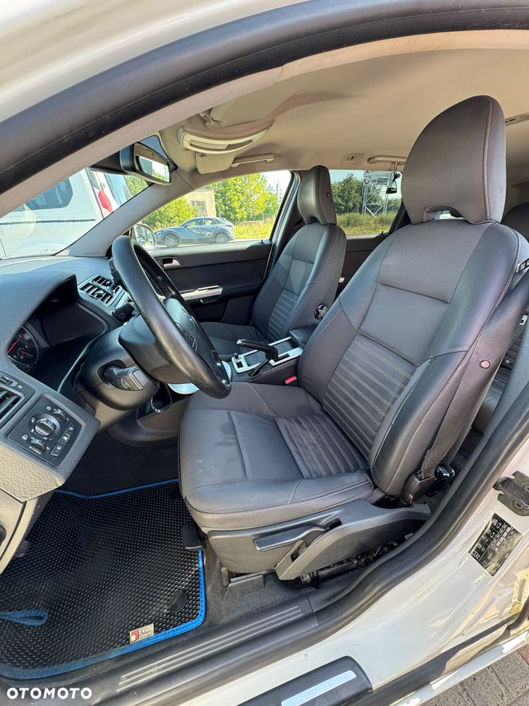 Volvo V50 D3 Momentum - 12
