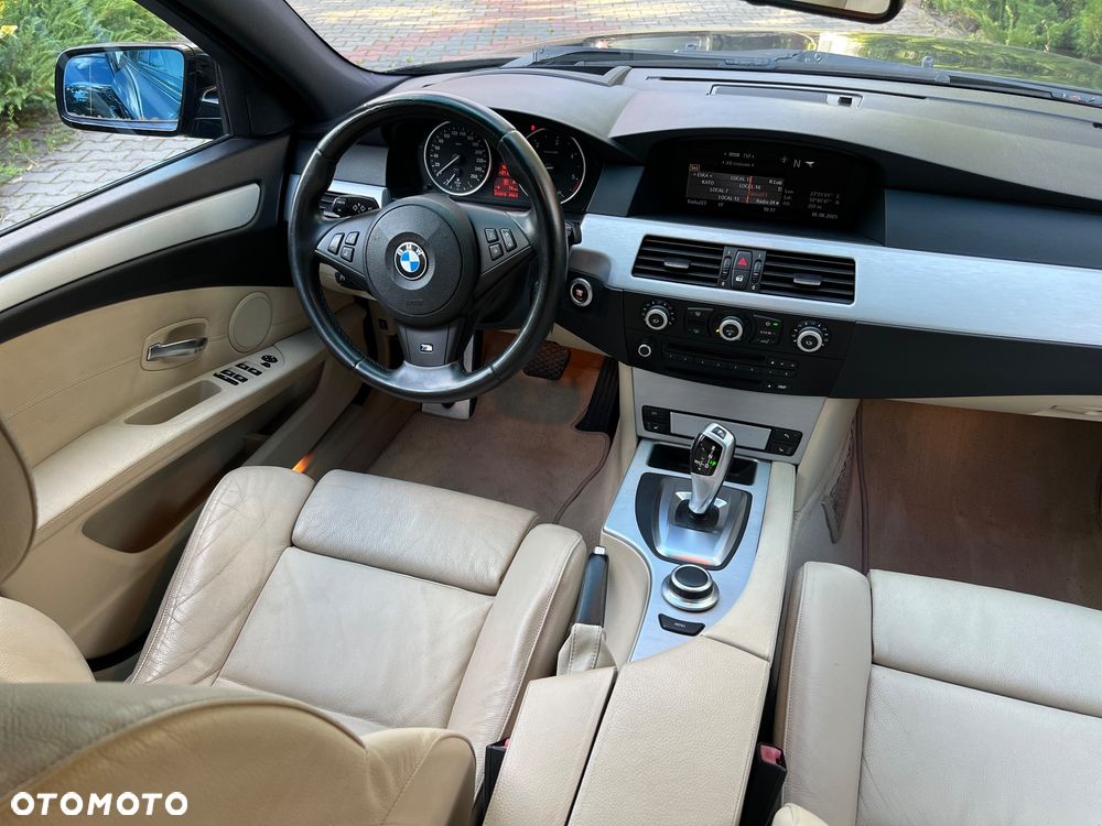 BMW Seria 5 530xd Touring - 24