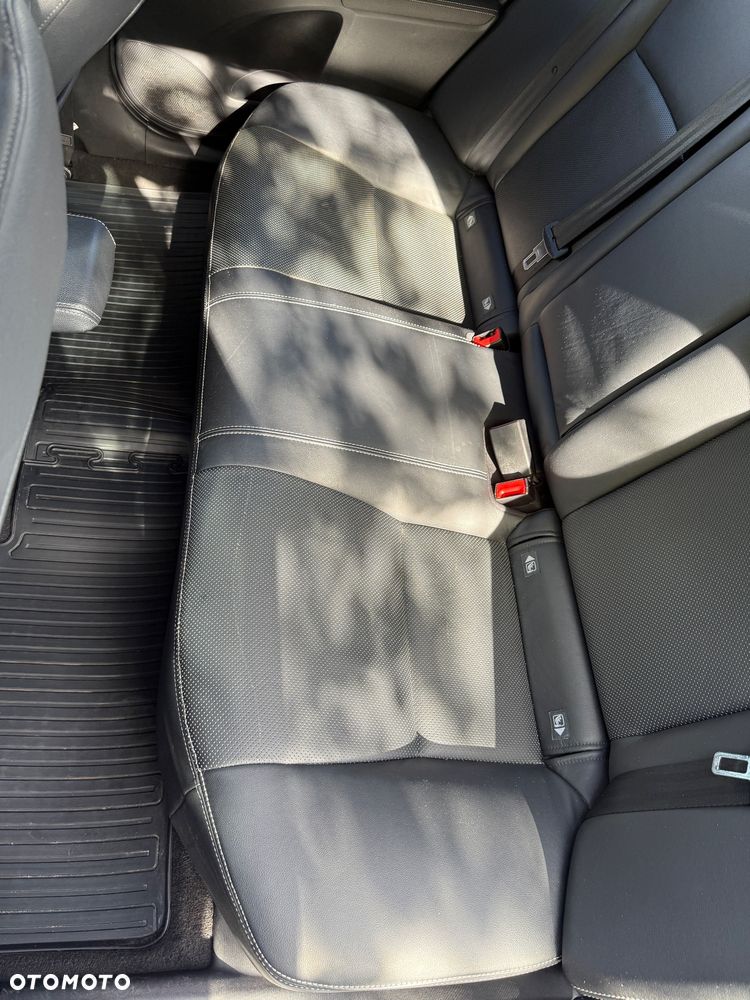 Toyota Avensis 2.0 D-4D Prestige - 26