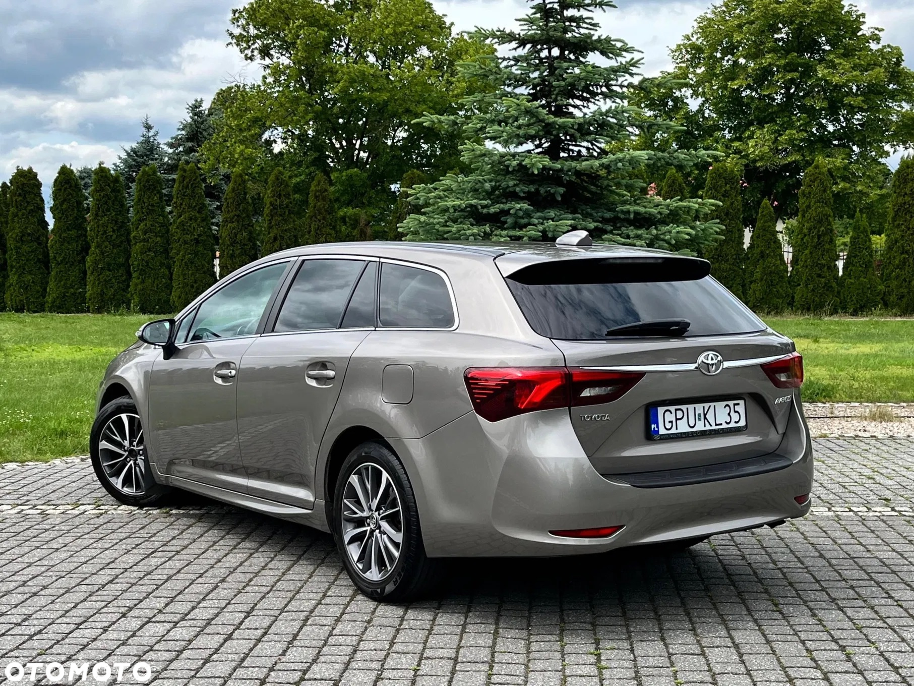 Toyota Avensis 1.6 D-4D Premium - 26