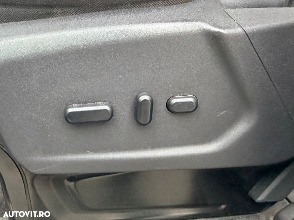 Ford Tourneo Custom 300 L2H1 VA Titanium - 22