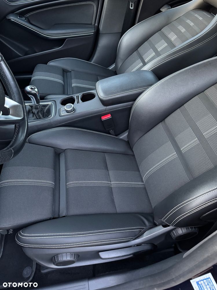 Mercedes-Benz CLA 200 AMG Line - 18
