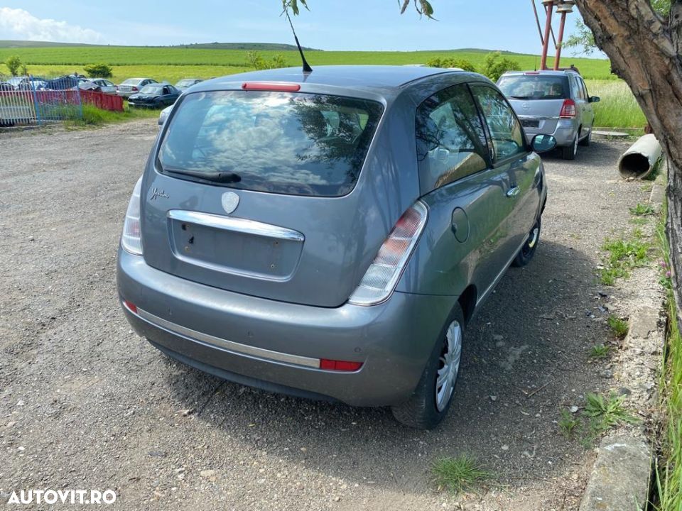 Dezmembrez piese Lancia Ypsilon - 3