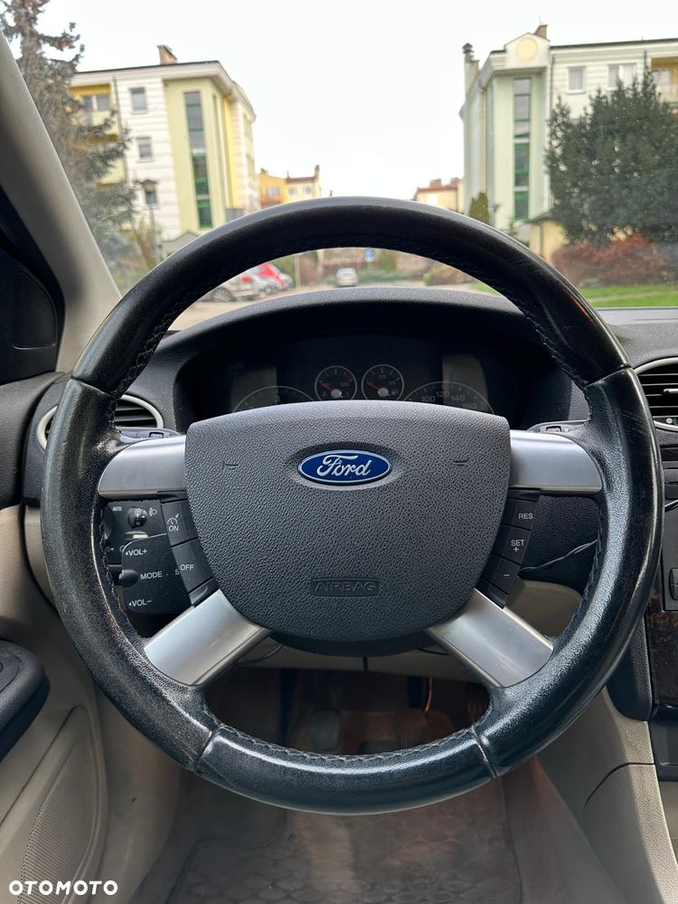 Ford Focus 1.6 TDCi Ghia - 9