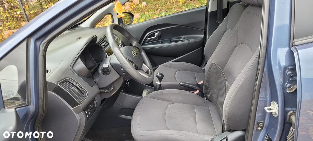 Kia Rio - 9