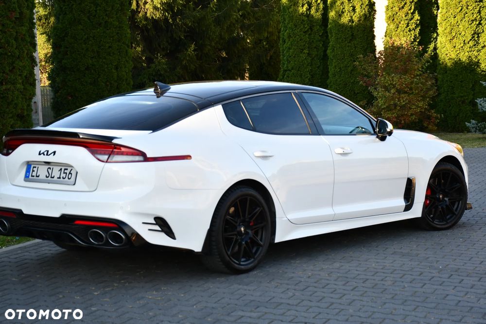Kia Stinger - 12