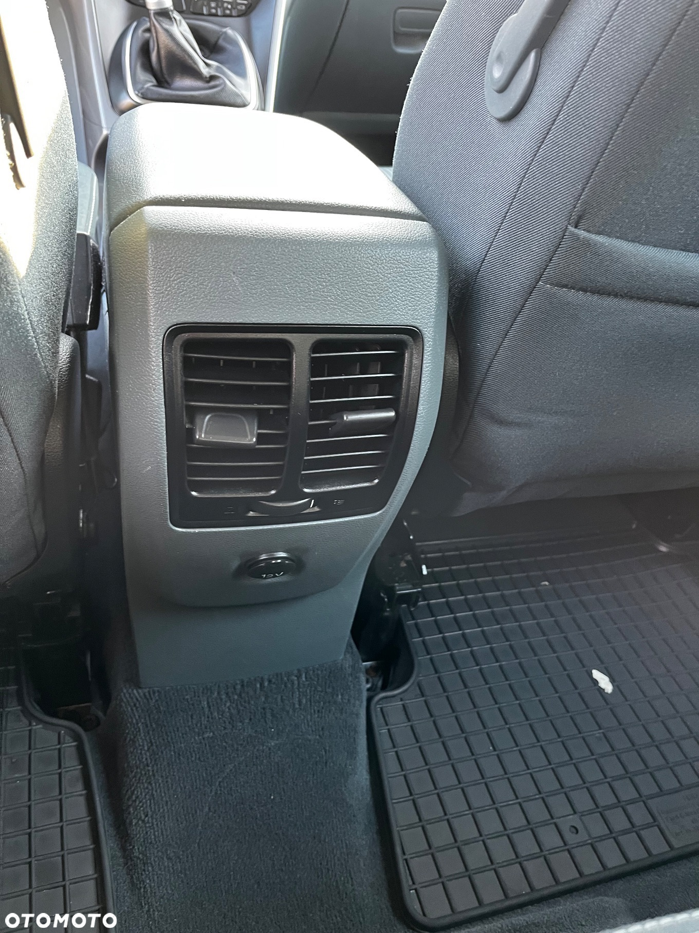 Ford Grand C-MAX - 19