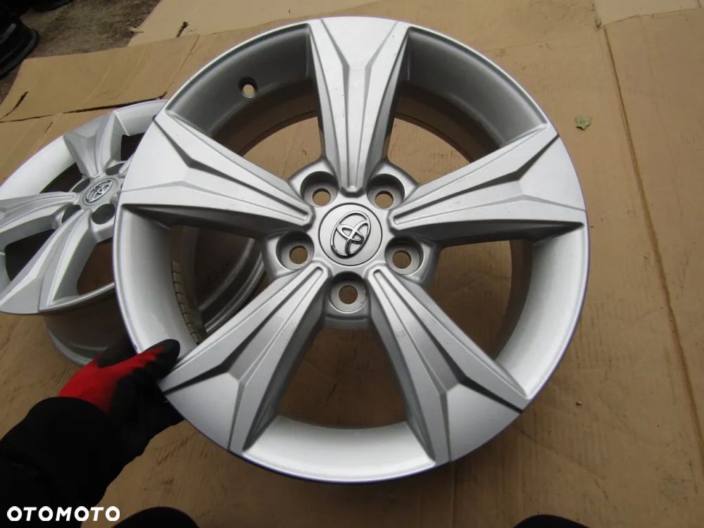 1x Felga 17 Toyota RAV4 RAV 4 Corolla Auris 6,5j 5x114,3 ET45 - 7