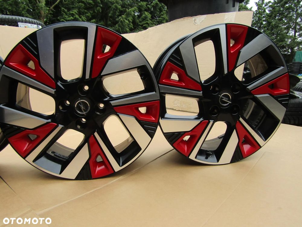 4x Felgi Aluminiowe 18 Opel Mokka II B Corsa F Peugeot 2008 II 2008 5008 Citroen DS3 DS4 C4 Cactus C3 II III 7 j 4x108 ET35 - 31