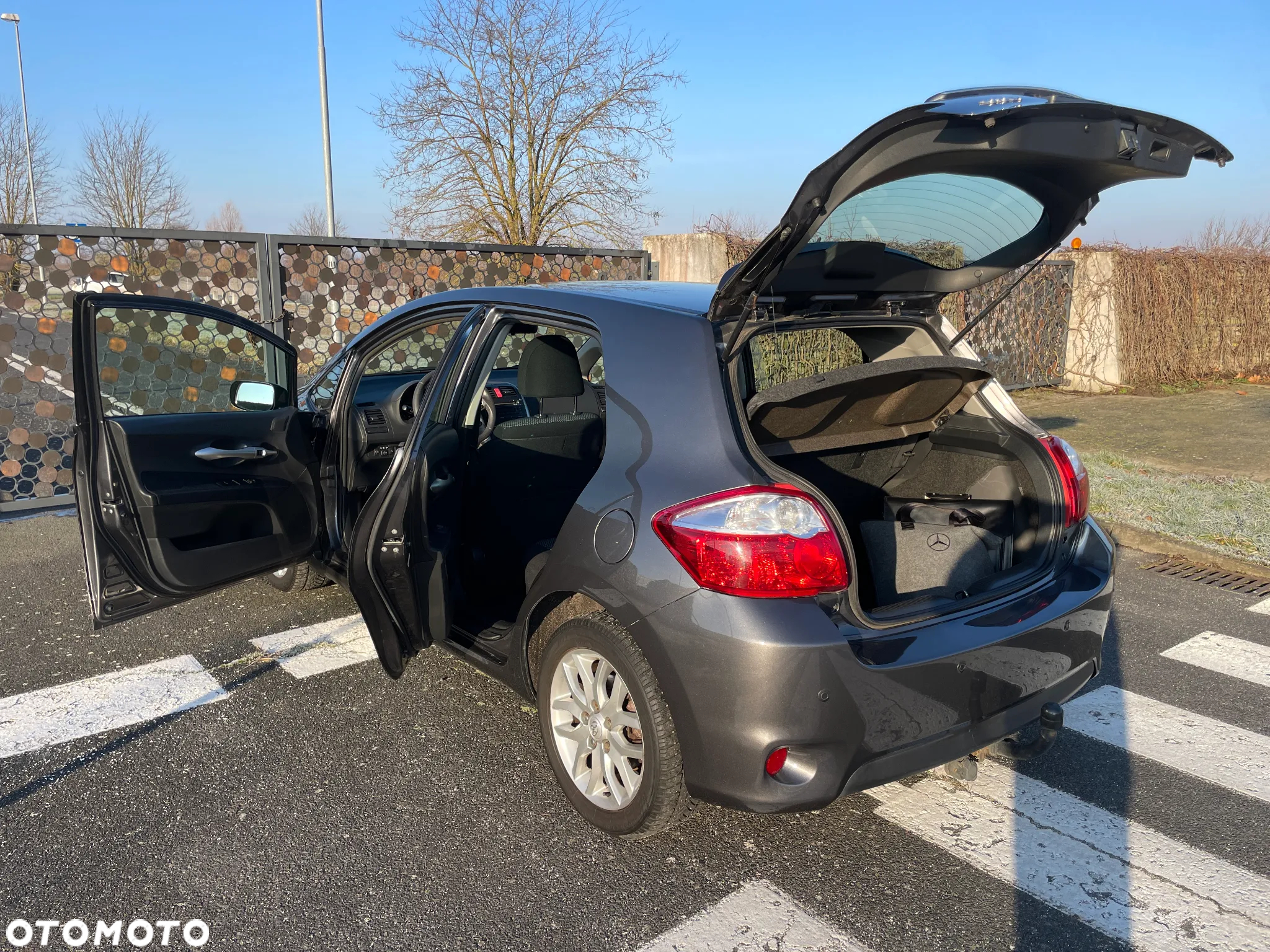 Toyota Auris 1.6 Premium + - 19