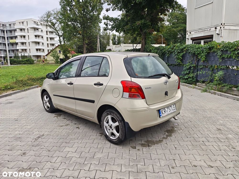 Toyota Yaris 1.0 Luna A/C - 8
