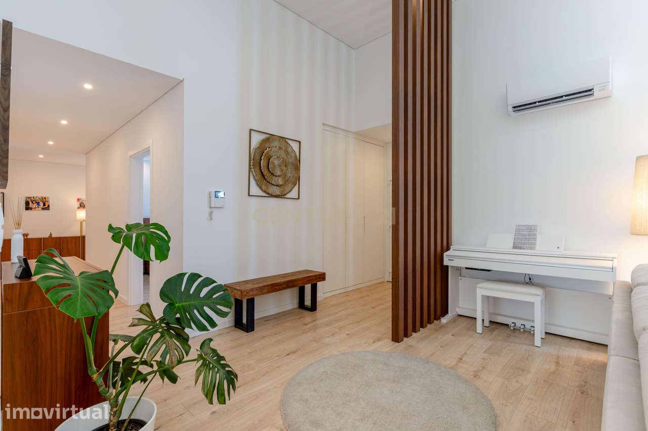 Moradia T4 Térrea de excelência com piscina e casa independente de 50m - Grande imagem: 4/60