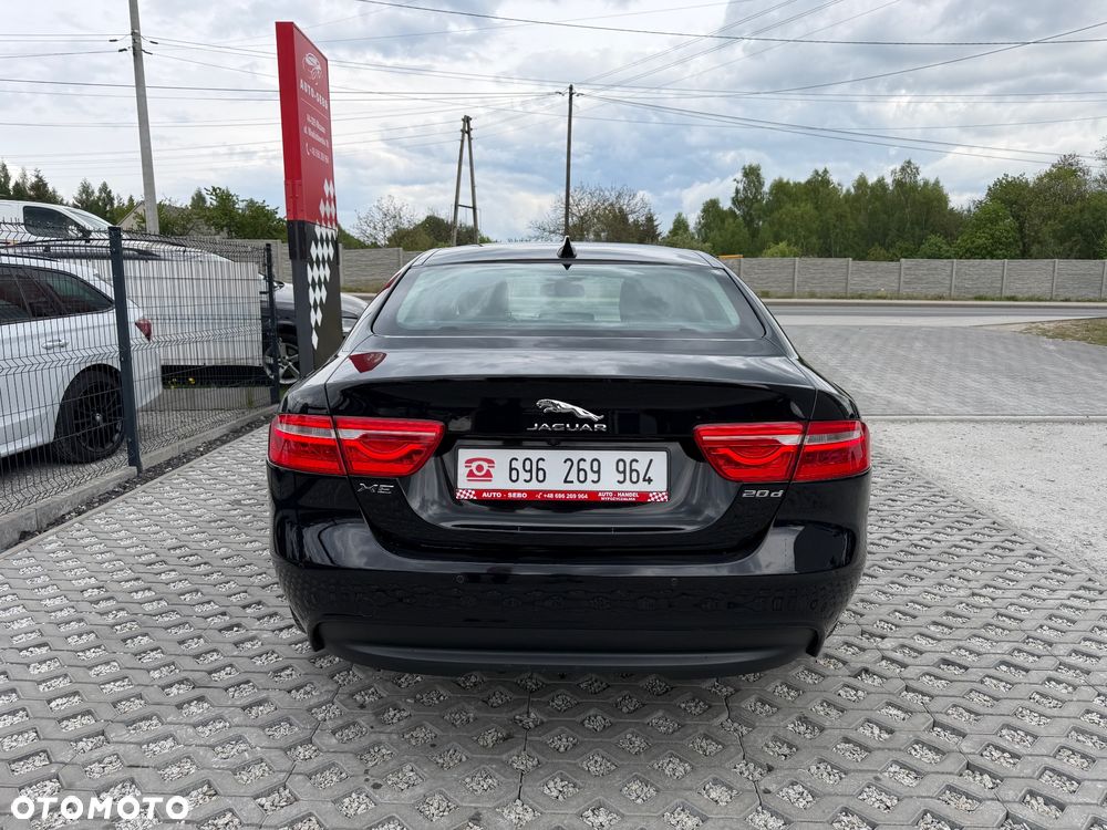 Jaguar XE 20t Prestige - 15