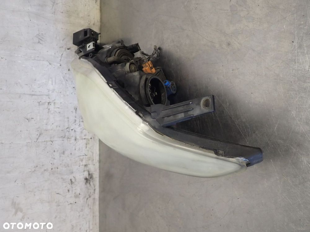 LAMPA LEWA PRZEDNIA SOCZEWKA MAZDA 5 2.0 - 3
