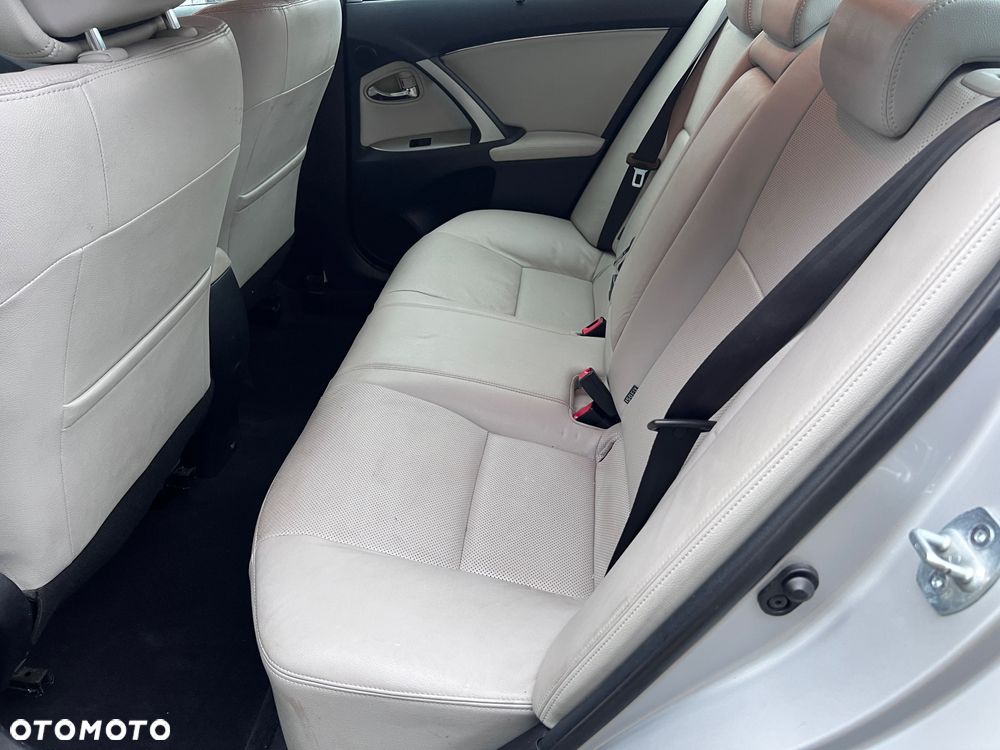 Toyota Avensis 1.8 Premium MS - 11