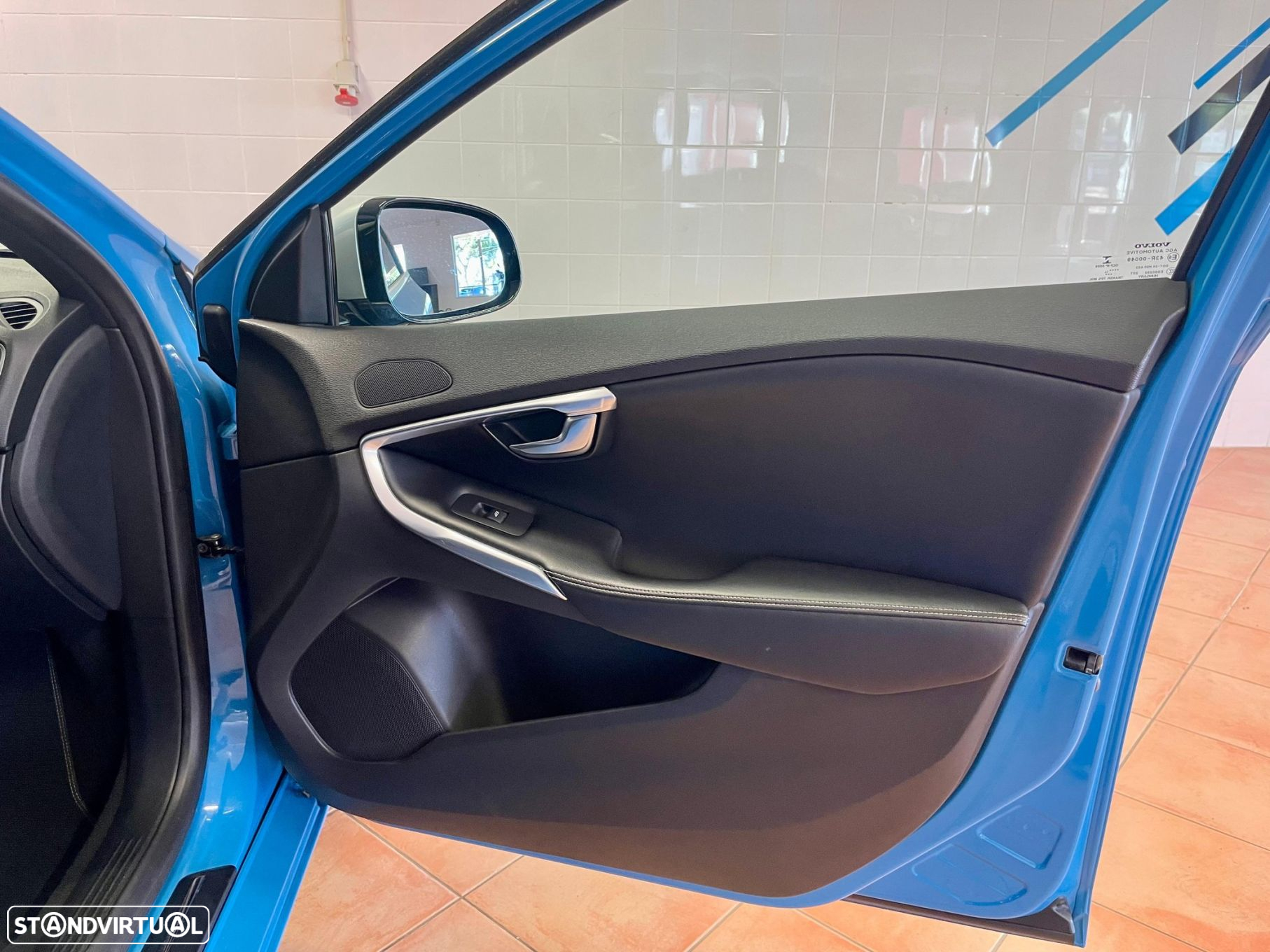 Volvo V40 1.6 D2 R-Design - 36
