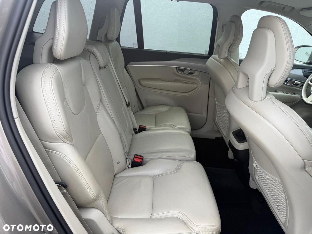 Volvo XC 90 - 36