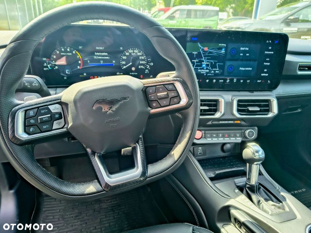 Ford Mustang - 7