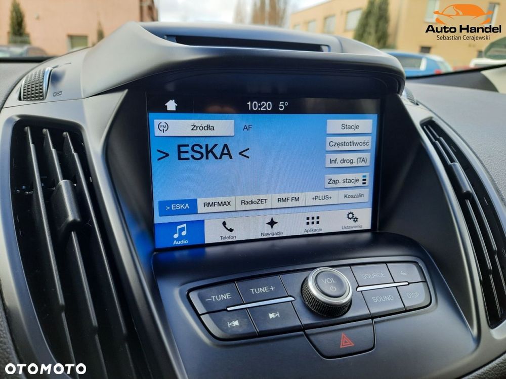 Ford Kuga 1.5 EcoBoost 2x4 Titanium - 25