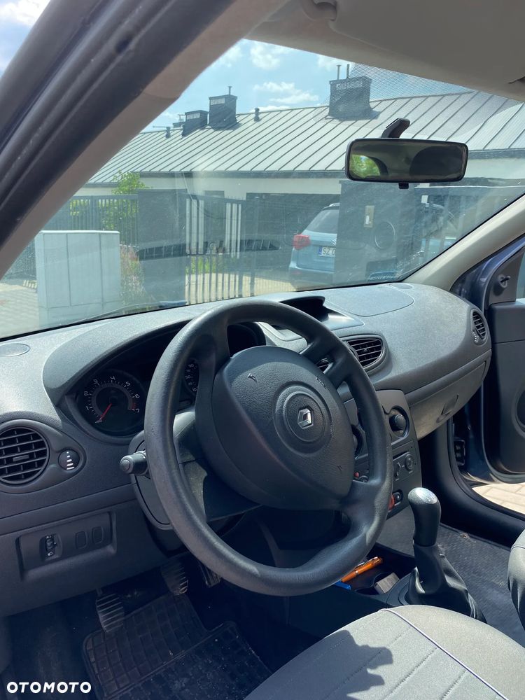 Renault Clio 1.2 16V Authentique - 8