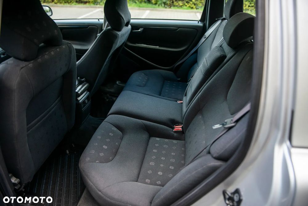 Volvo V70 2.4 Optima - 19