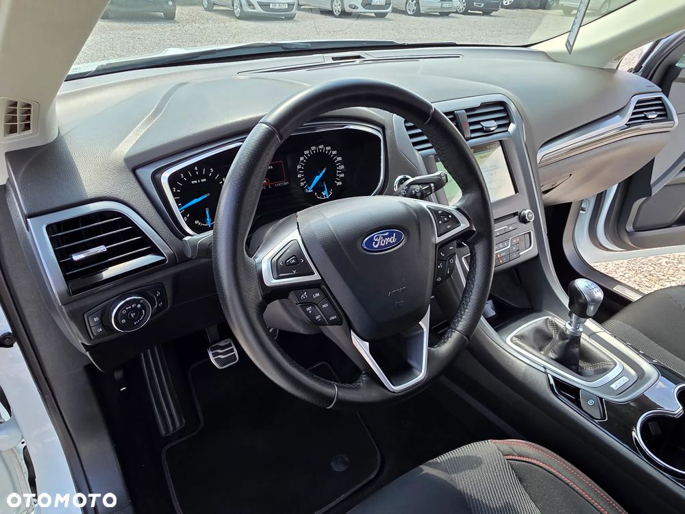 Ford Mondeo 1.5 EcoBoost ST-Line - 21