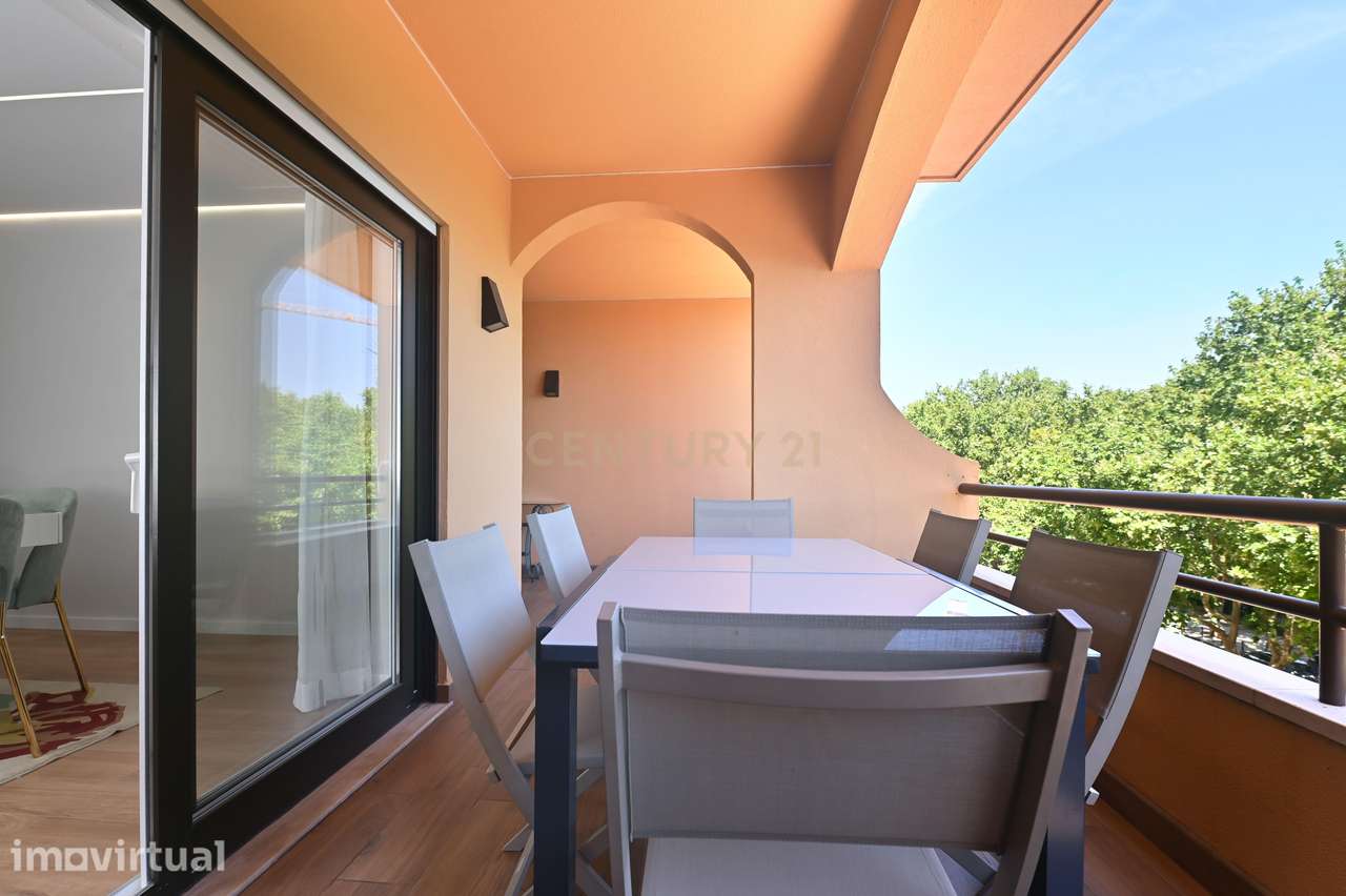 Apartamento Renovado em Cascais com Terraço e Garagem - Grande imagem: 4/28