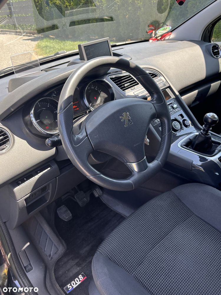 Peugeot 5008 - 5