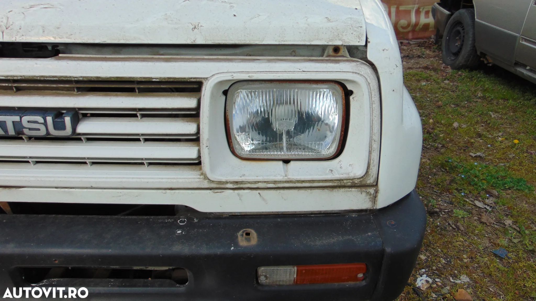 Faruri,semnalizari fata,stopuri spate Daihatsu Feroza an 1990 - 1