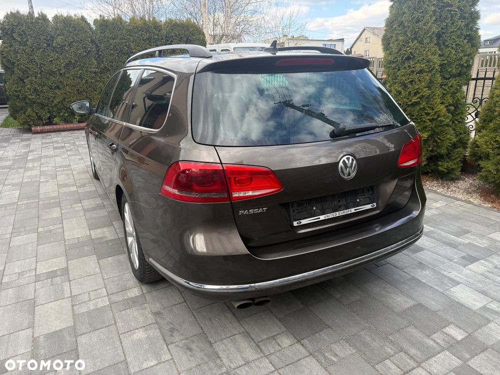 Volkswagen Passat - 11
