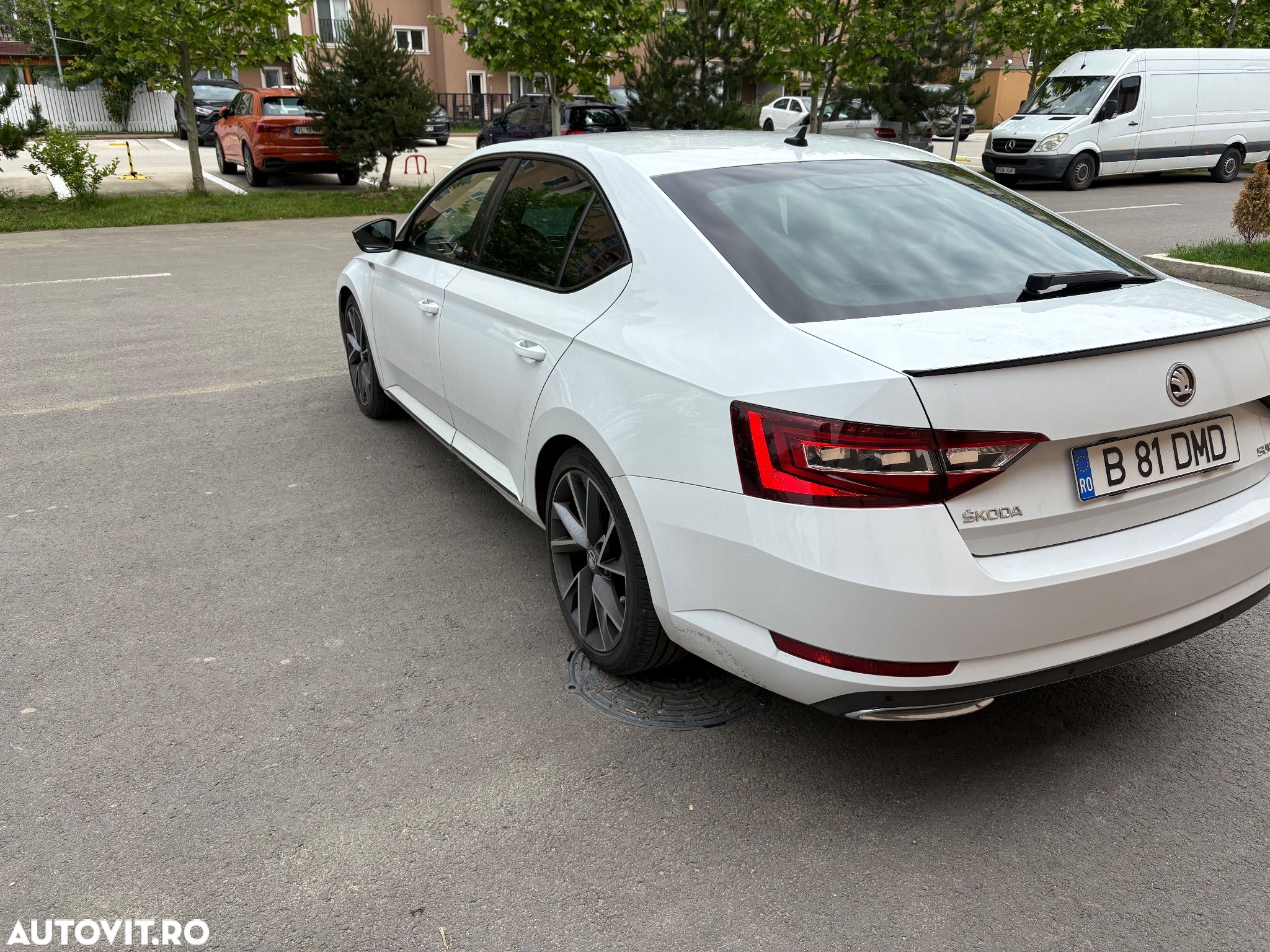 Skoda Superb 2.0 TDI DSG Sportline - 4
