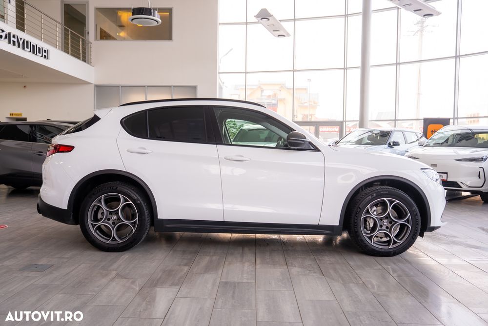 Alfa Romeo Stelvio 2.0 Turbo 16V AT8-Q4 B-Tech - 9