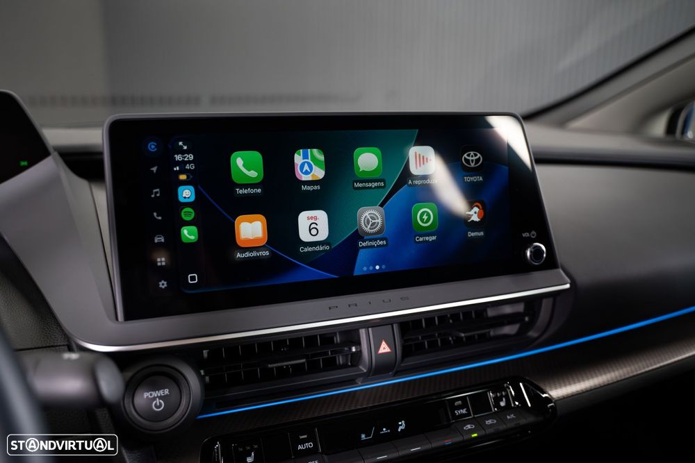 Toyota Prius 2.0 Plug-in Luxury - 28
