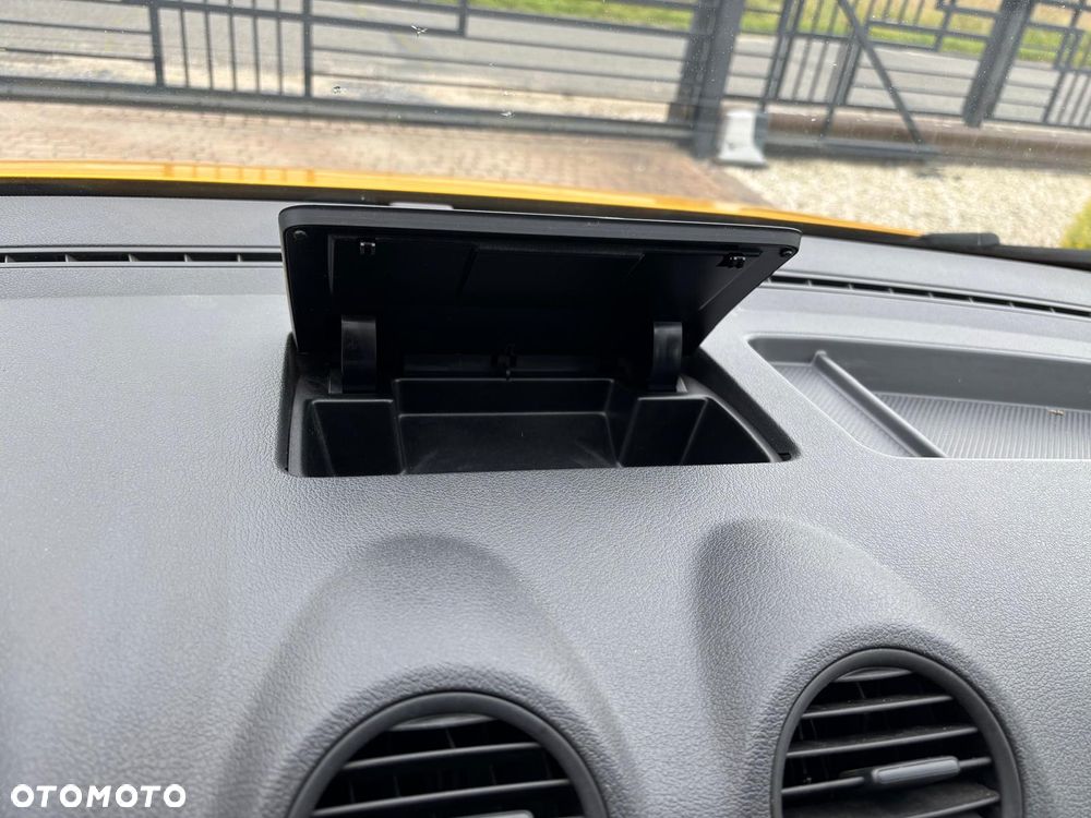 Volkswagen Caddy - 10