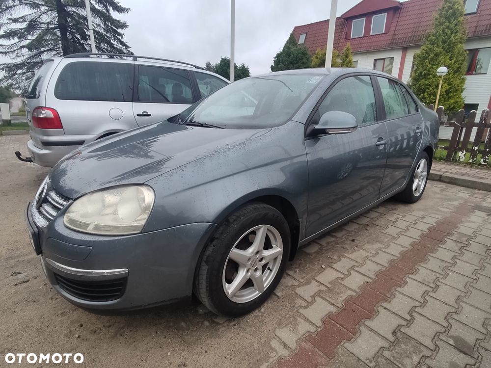 Volkswagen Jetta 1.6 FSI Comfortline - 6