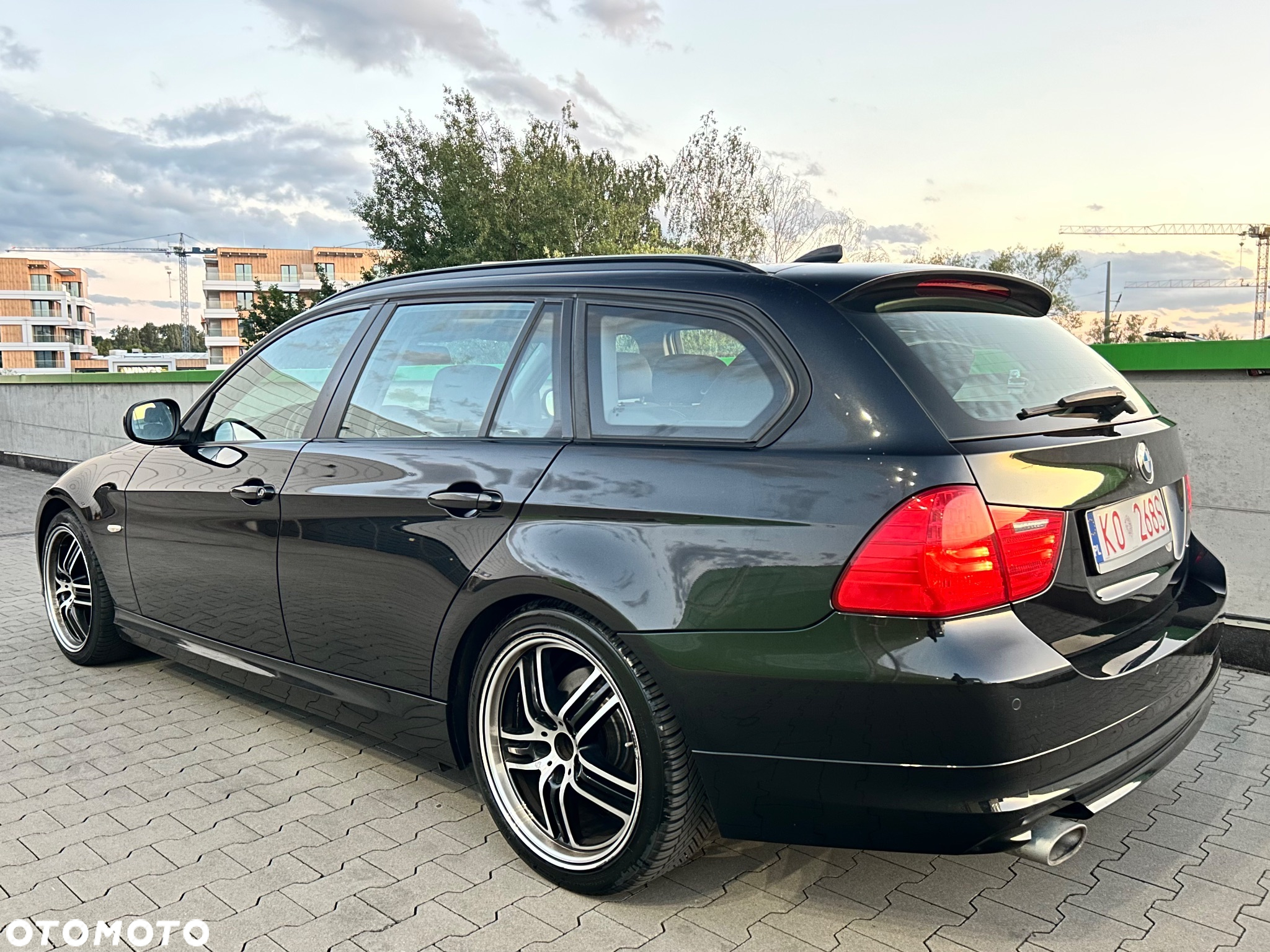 BMW Seria 3 320d DPF Touring - 4