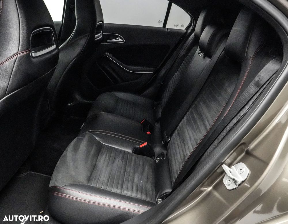 Mercedes-Benz A - 15